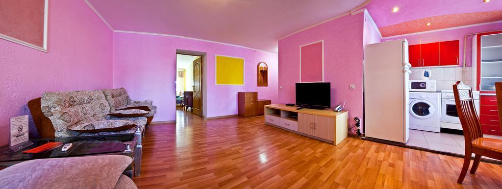 Lessor Centre Apartments Almati Szoba fotó