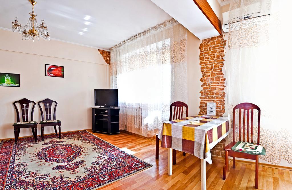 Lessor Centre Apartments Almati Szoba fotó